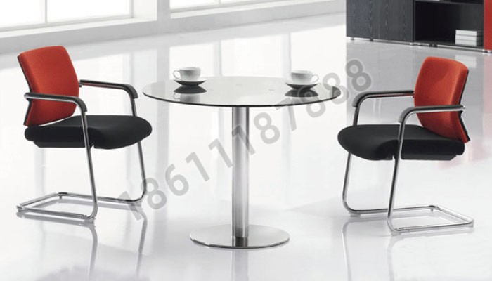 點(diǎn)擊查看商品:會(huì )議桌